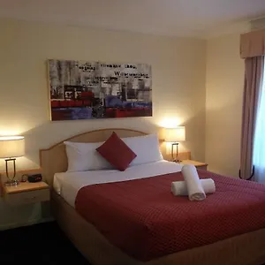 https://cotswold-motor-inn.queenslandhotels.net